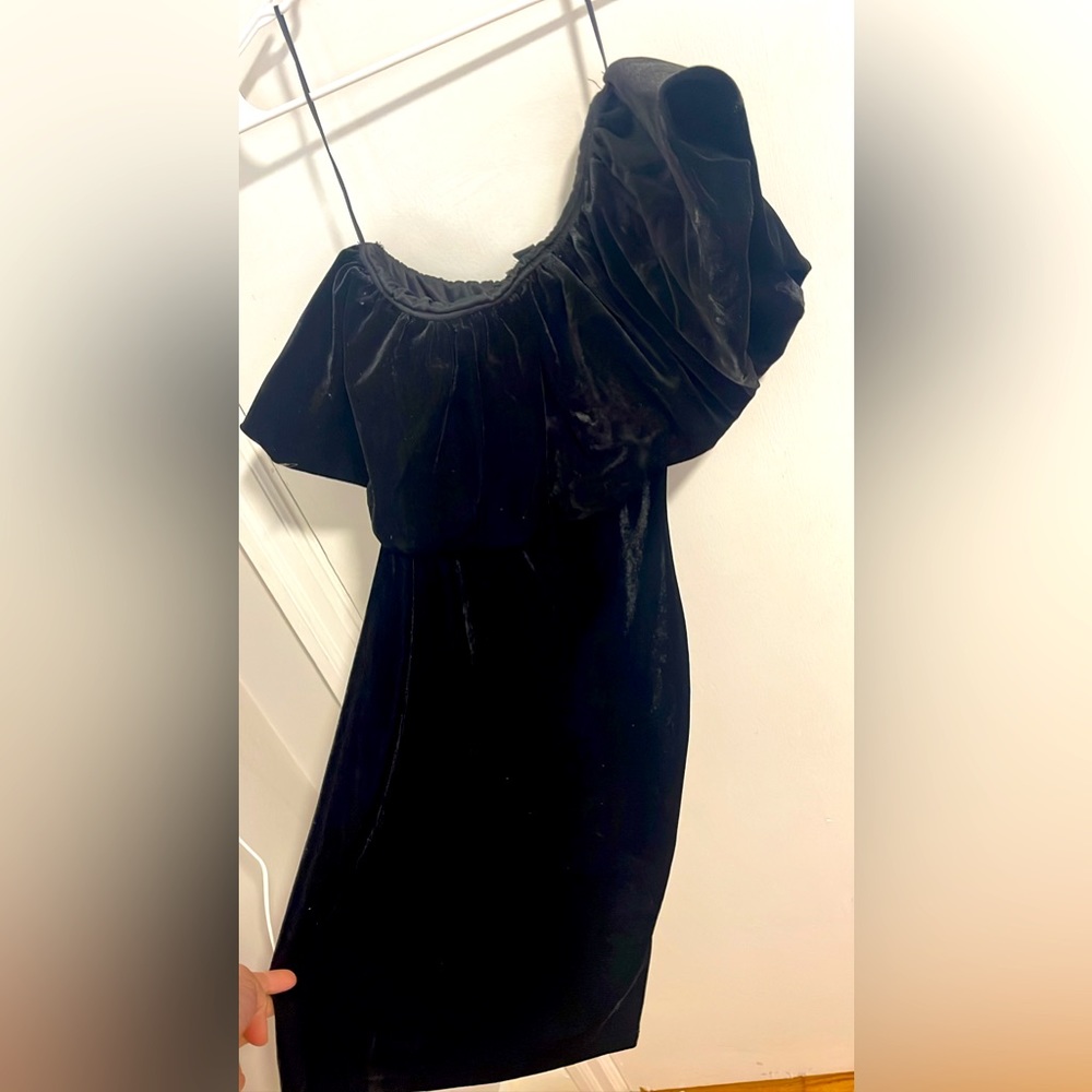 one shoulder velvet dress